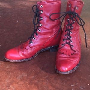Justin red ropers. Excellent condition.
